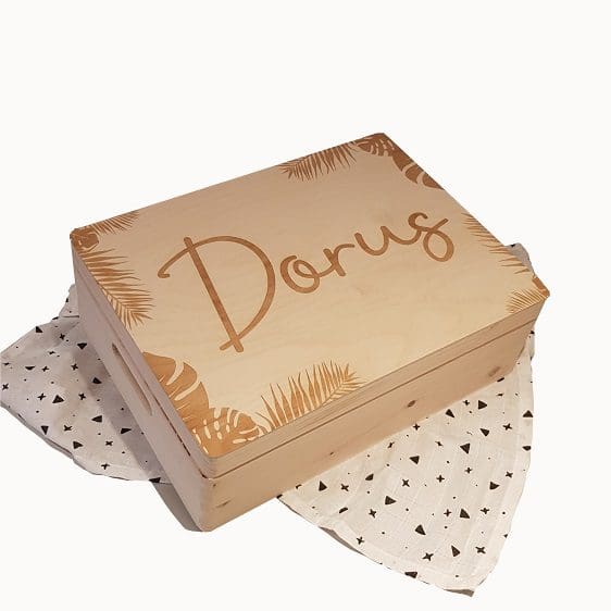 Houten opbergkist 30 x 40 cm met naam en afbeelding