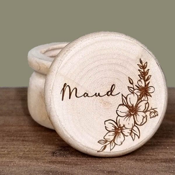 Houten tandendoosje met naam en afbeelding-04