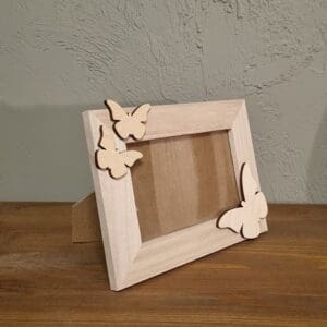houten fotolijstje met vlinders