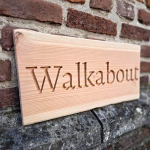 Douglas houten naambord gefreesd 50cm 1 Douglas houten naambord gefreesd 50cm