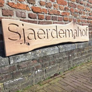 Eiken schaaldeel gefreesd ongeschilderd – Houten gevelbord logobord – Gefreesd eiken schaaldeel blanco Eiken schaaldeel gefreesd ongeschilderd - Houten gevelbord logobord - Gefreesd eiken schaaldeel blanco